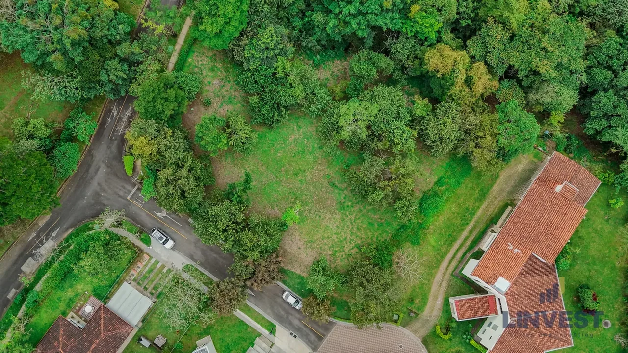 Exclusive and well-established residential condominium with easy access to Santa Ana, Route 27, commercial areas, services, and schools, while ...