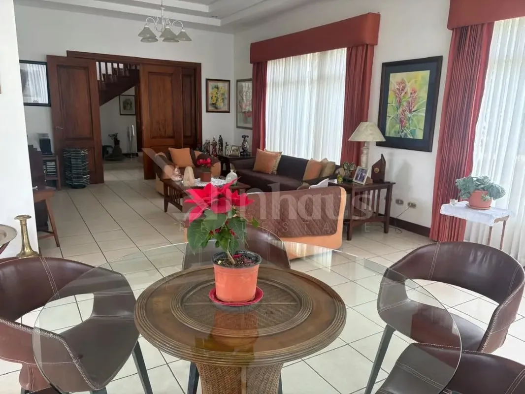 id 41930 Venta casa en Residencial Altamonte