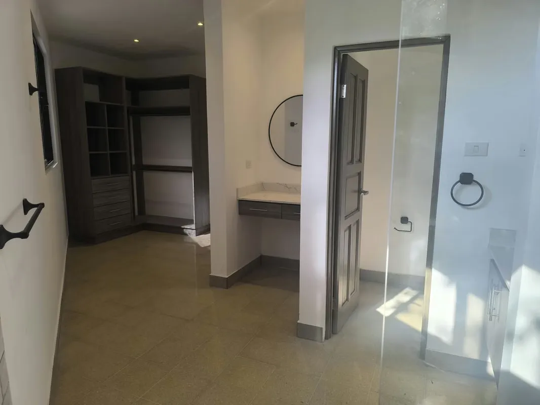 Rent opportunity in Escazú! Several apartments from 70 to 105 m2, strategic location in Escazú, Bello Horizonte. Close to all shops, restaurants, Walmart, school, etc..