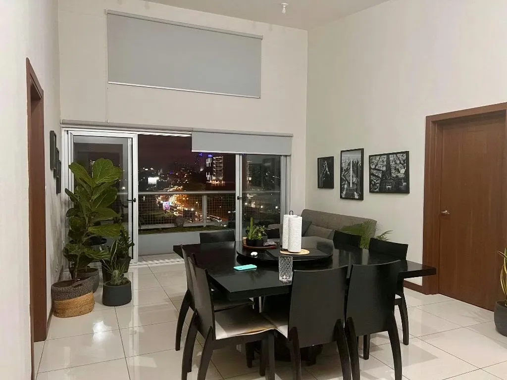 SE VENDE precioso apartamento en Torre Azenza! Vista espectacular en piso 17!