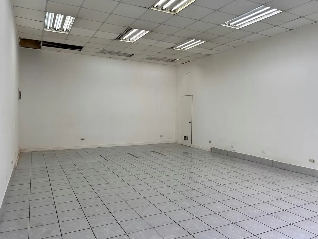 El Edifio Alvarez está destinado a locales comerciales ubicados en el centro de San José, Avenida 3, Calle 1. El edificio cuanta con un área arrendable de 839 m². — photo 5