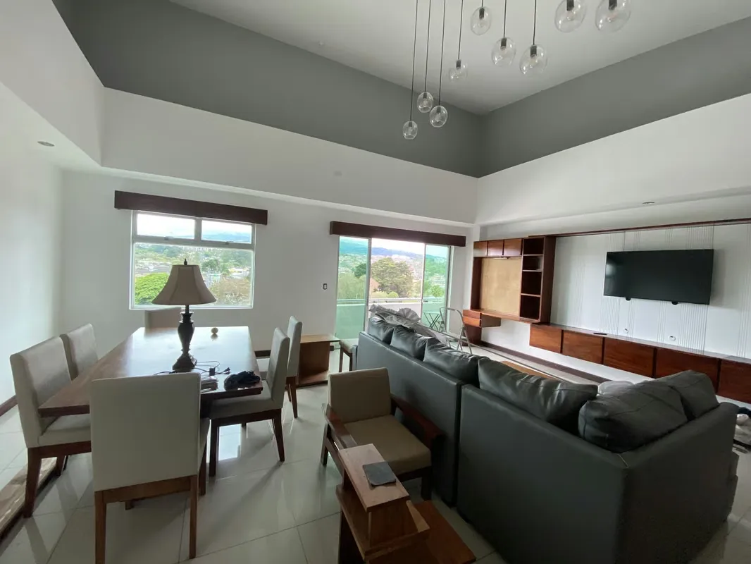 Rental of beautiful furnished apartment in condo.