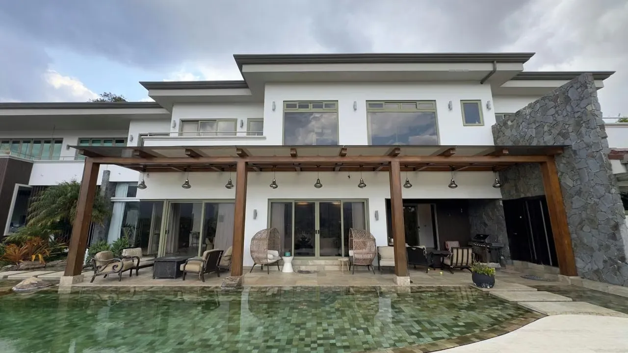 Ultra-Luxury Mansion in Santa Ana with Breathtaking Views – 1,500 m2