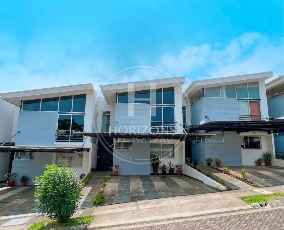 House for Sale in Condominium Genesis in Sabanilla 3 Rooms and Office nja1018