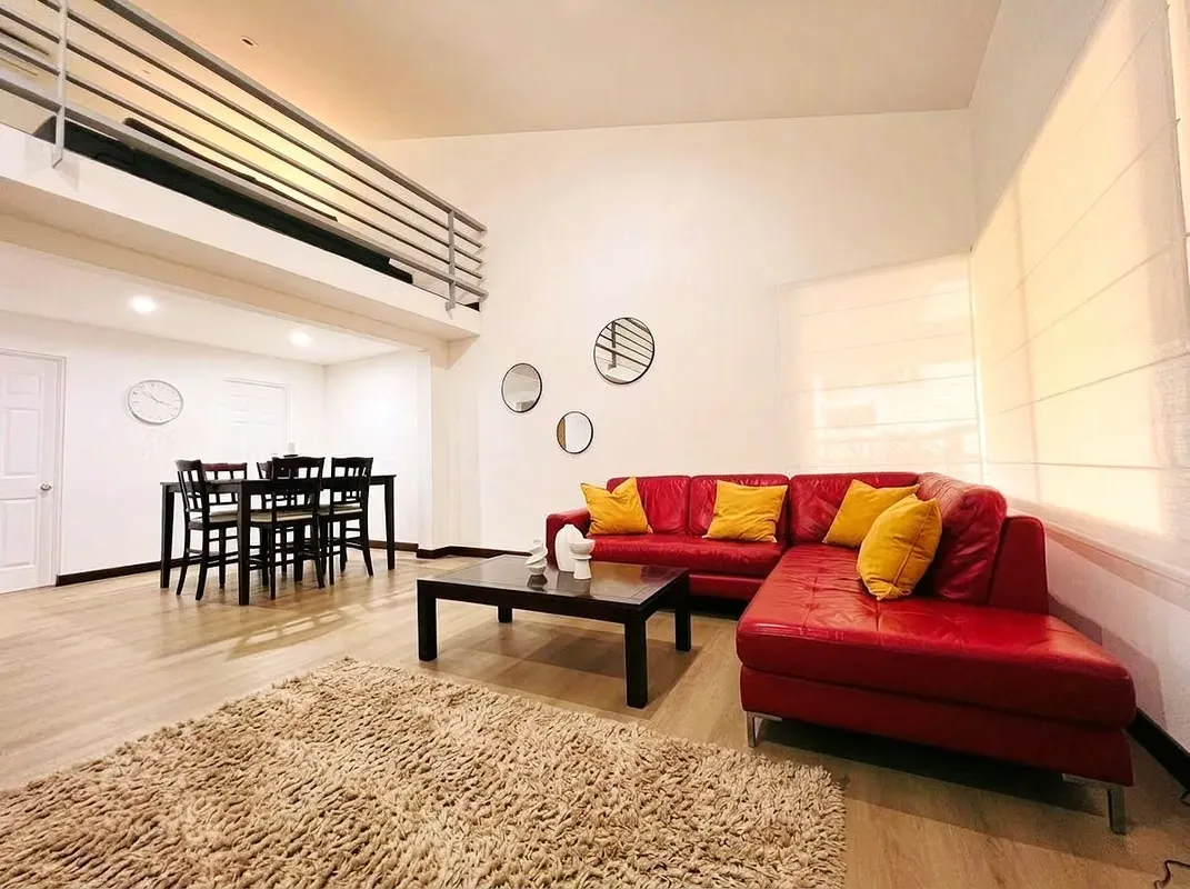 To live in the western sector of San José means to seek a balance between the proximity to the corporate cores and the shelter of a consolidated residential environment. This furnished ...
