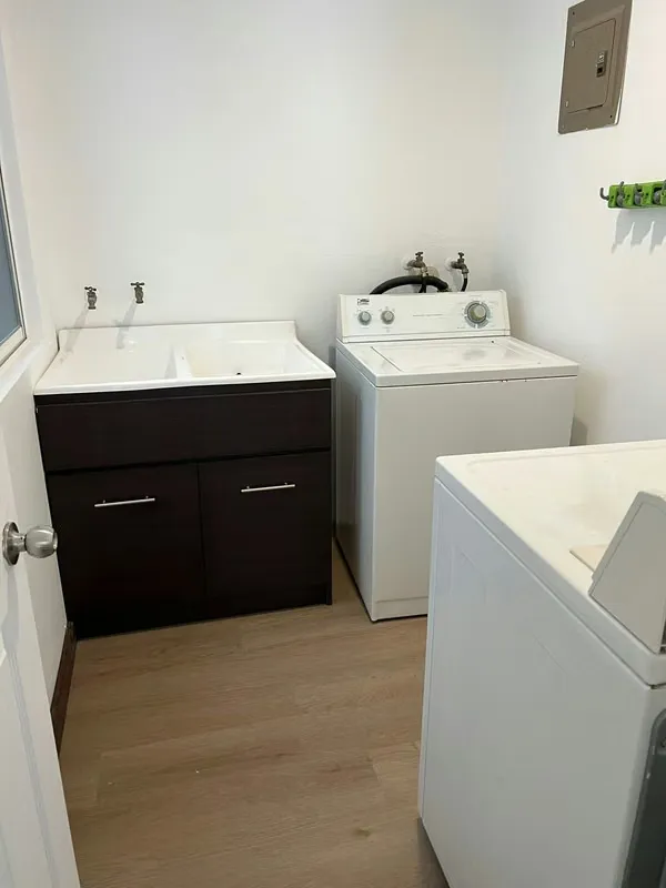 To live in the western sector of San José means to seek a balance between the proximity to the corporate cores and the shelter of a consolidated residential environment. This furnished ... — photo 5