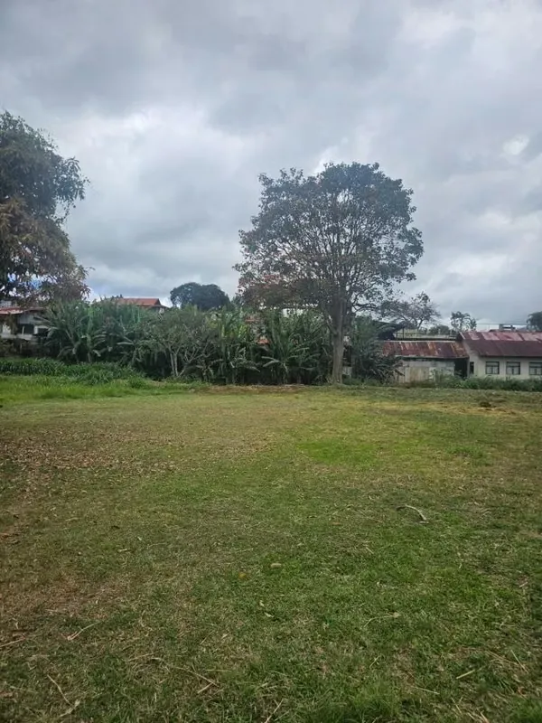 Propiedad ubicada en Zona Mixta Residencial, Servicios y Comercio, ideal para desarrollo inmobiliario o proyecto comercial.