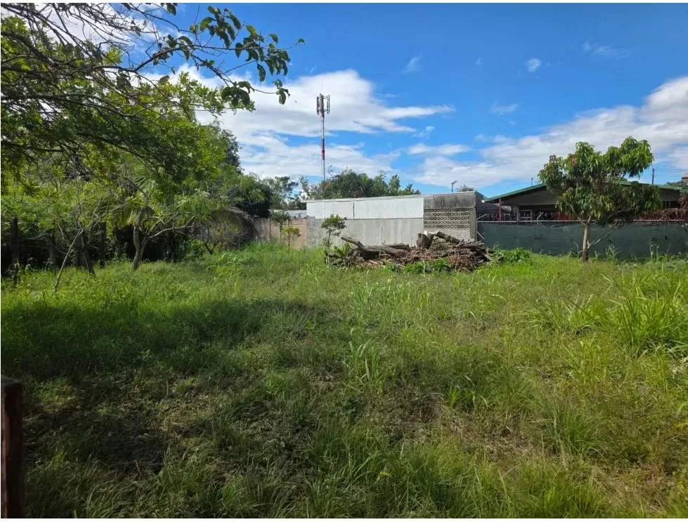 DETAILED DESCRIPTION: located in Pozos de Santa Ana, which stands out for its privacy and excellent ...