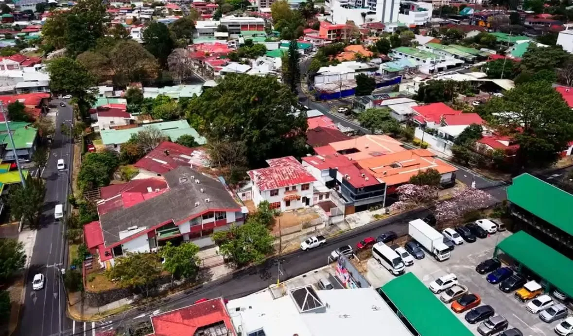 Property with mixed soil use in Los Yoses — photo 2