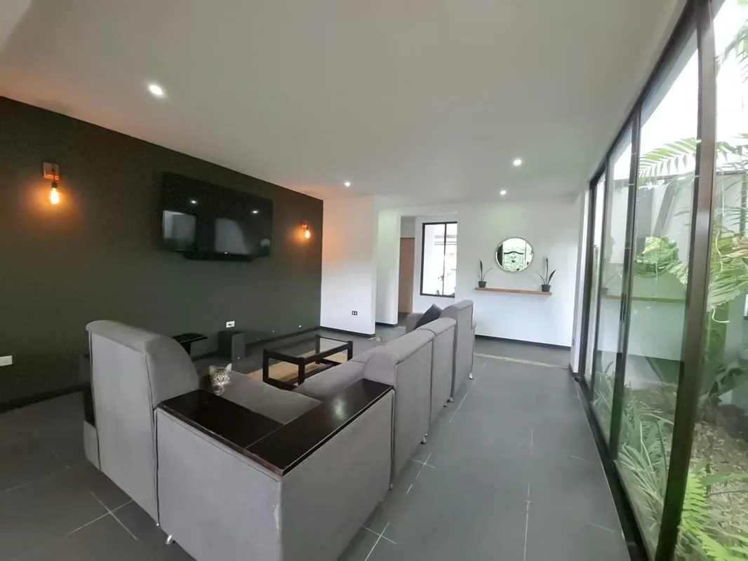 Casa ubicada en San Ramón de La Unión, Tres Ríos. Una propiedad moderna, construida en el año 2019, que combina ... — photo 5