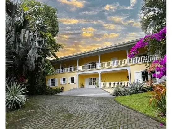 Country Estate for Sale with House, Pool, and 5 Apartments, Santa Ana, Rio Oro