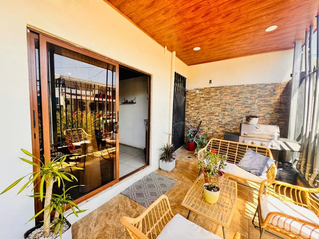 id 42145- Propiedad en Tres Ríos centro - casa y 3 aptos para inversión
