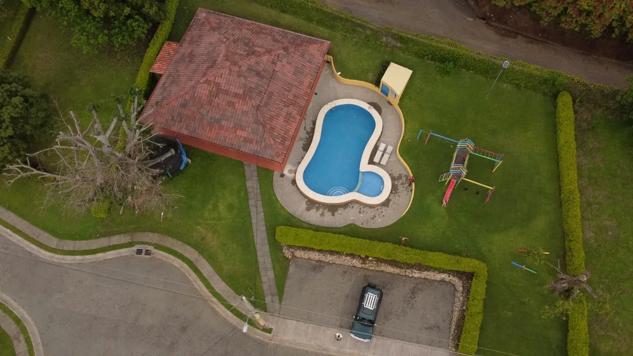 This beautiful 1,077 m² lot is located in the prestigious Plantation States Condominium, surrounded by nature and tranquility. With a strategic ...