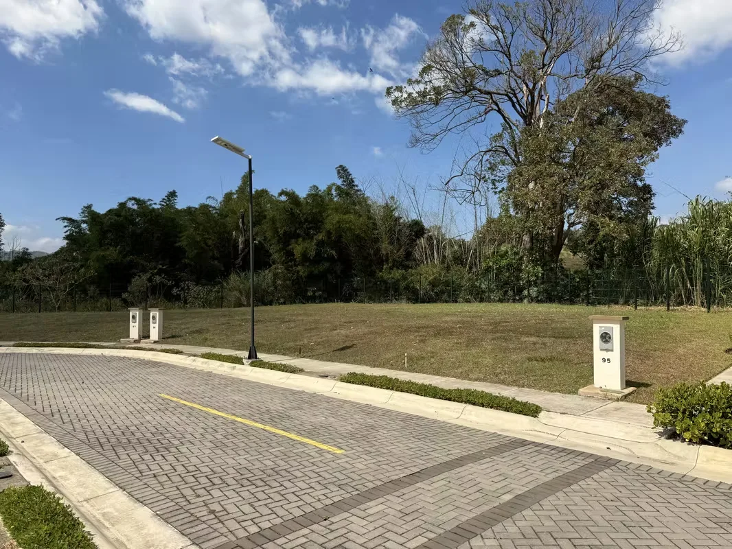Lots for Sale in Dulúa Gated Community – Grecia, Alajuela Just 6 minutes from Evolution Free Zone.