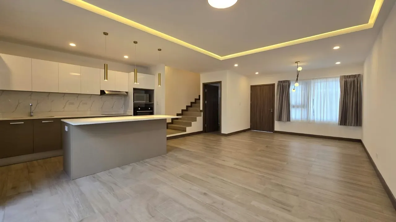 HOUSE FOR RENT IN SANTA ANA URBANO CONDOMINIUM, SANTA ANA*