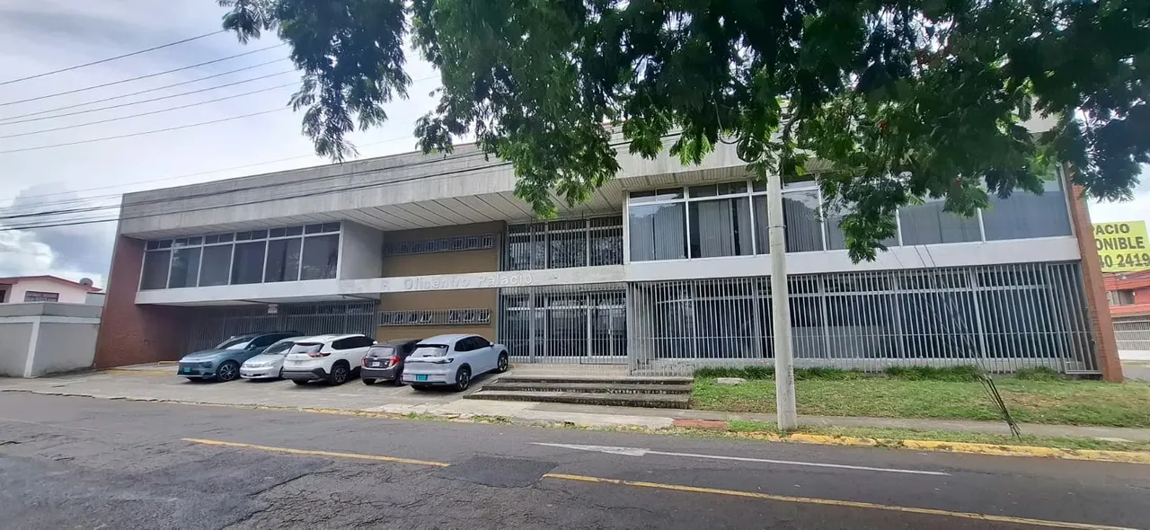 Oficina ubicada en Oficentro Palacio con excelente ubicación