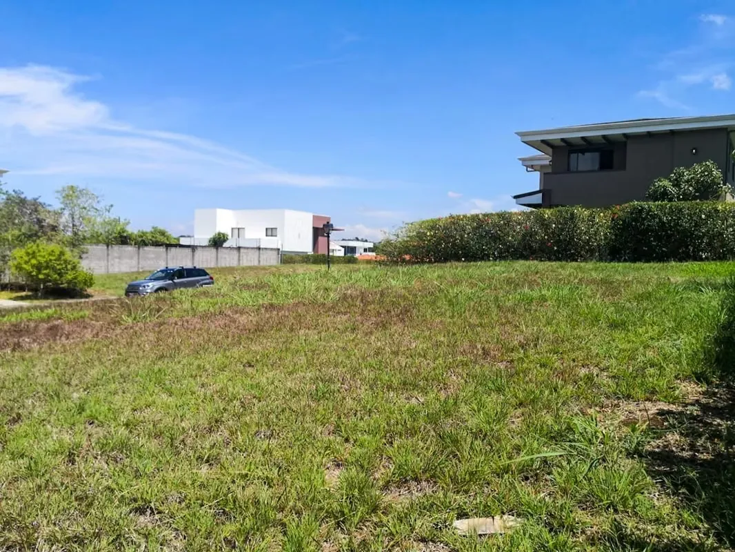 VENTA DE LOTES EN EL CONDOMINIO RIVERA