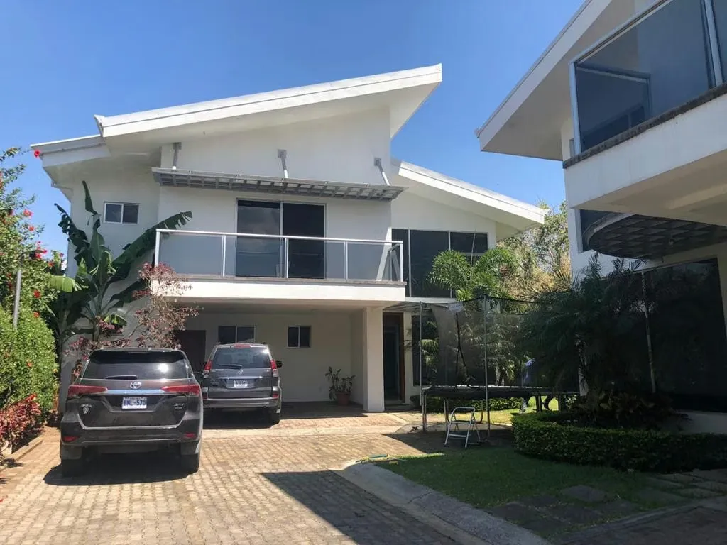 Venta Santa Ana, Pozos. CONDOMINIO DE 3 CASAS SIN CUOTA CONDOMINAL