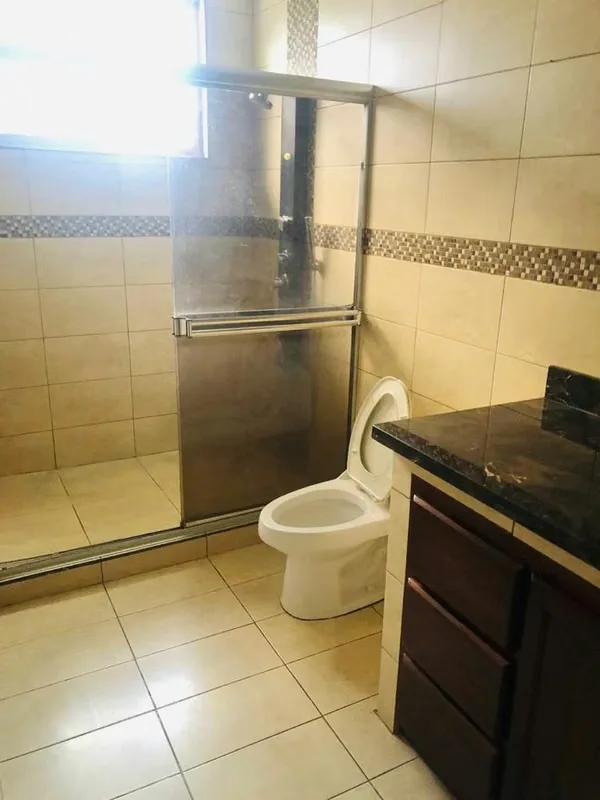 Una excelente oportunidad de inversión en una zona privilegiada de Santa Ana. Esta propiedad se encuentra en un condominio exclusivo de solo 3 casas, ideal para quienes buscan ... — photo 2