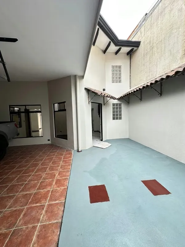 REDUCED BEAUTIFUL HOUSE FOR SALE NEWLY REMODELED in Alajuela Center