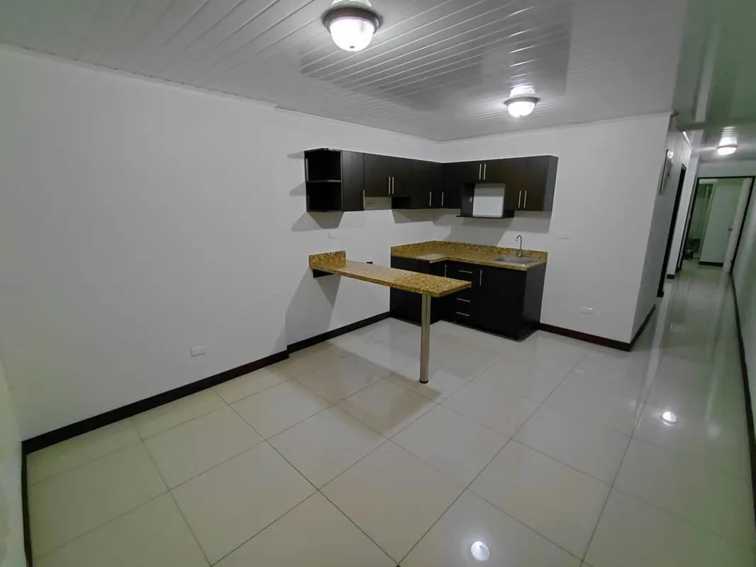 Apartamento en alquiler – La Peregrina, La Uruca — photo 5