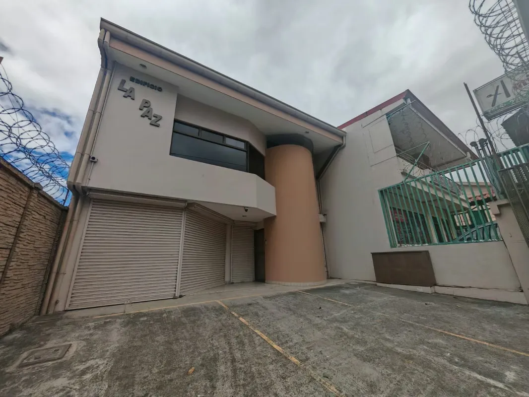 Alquiler de local comercial en vía principal, El Carmen de Guadalupe