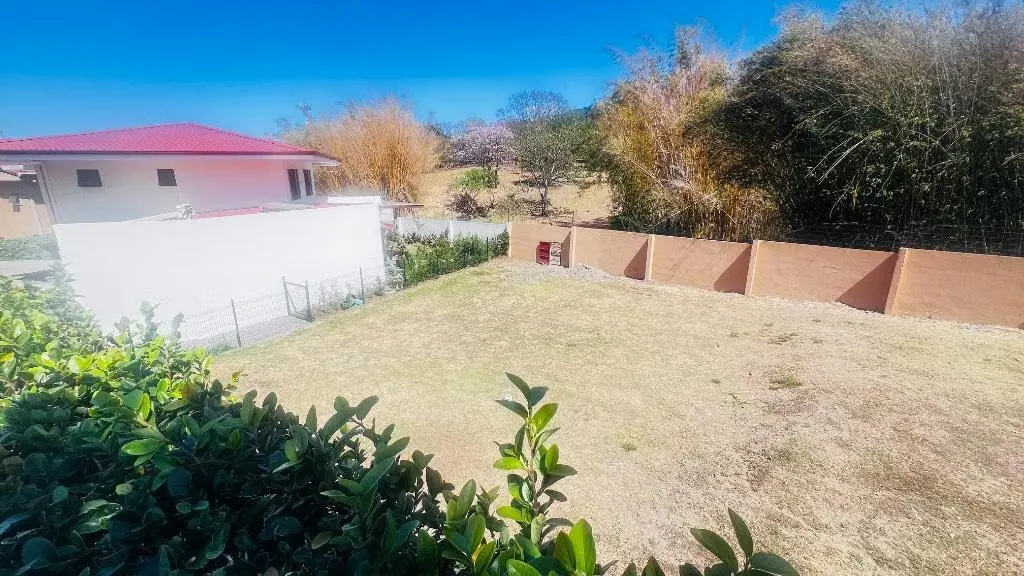 Venta de lite en condominio Bosques  de doña Rosa $170,000