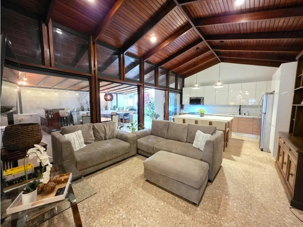 Propiedad en alquiler, con patio. La Sabana. — photo 3