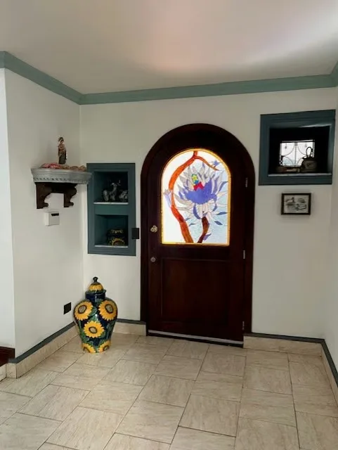 This Charming Home has 3 Bedrooms, 2.5 Bathrooms, plus a Maid's Room with Bathroom. — photo 2