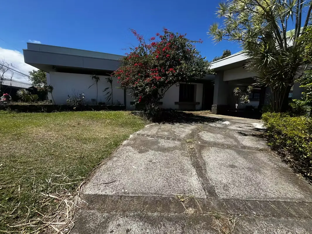 Comercial house for sale