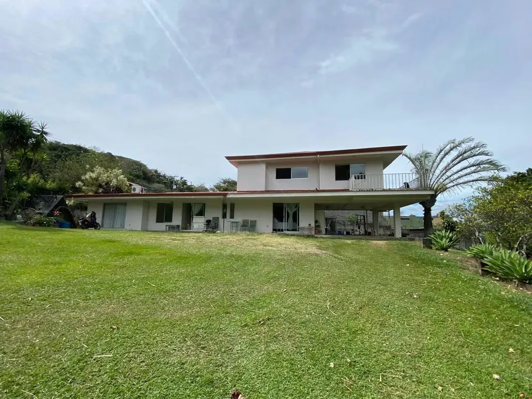 House for Sale to Remodel with Large Lot in Piedades, Ideal for Residential or Agricultural D..
