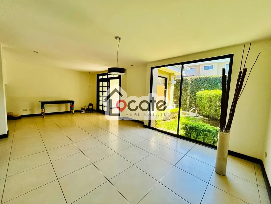Venta de casa en Condominio Almería en Santa Ana