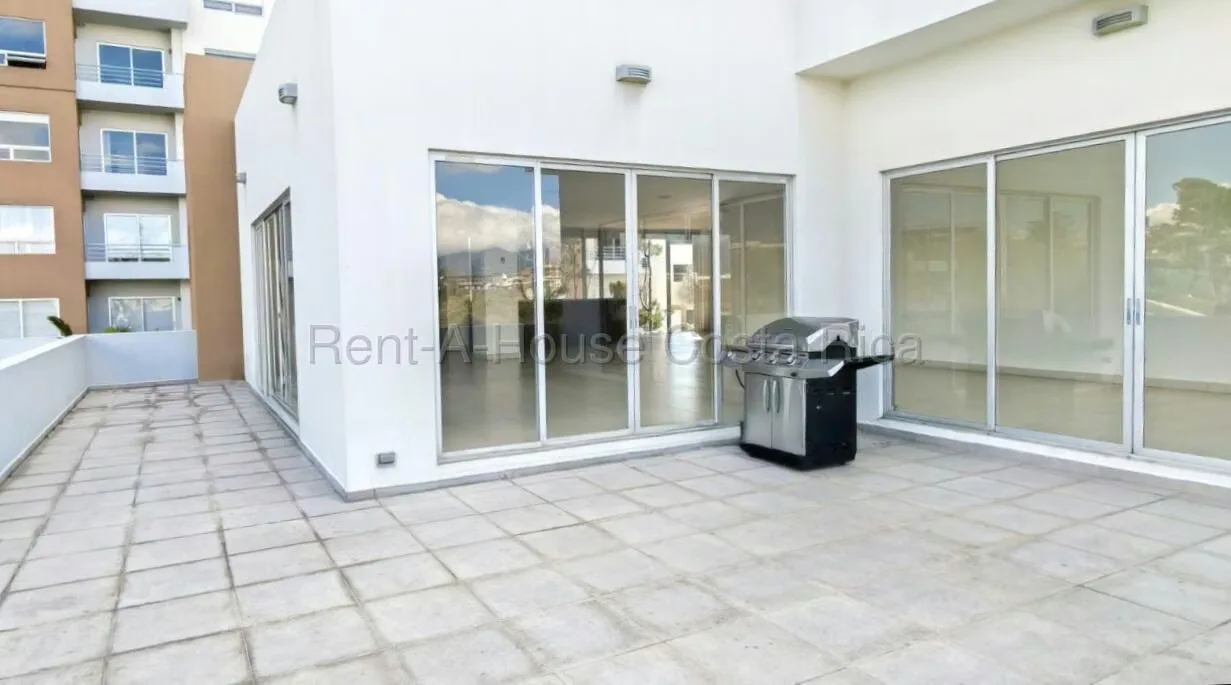 Apartamento en Venta - Condado del Parque, La Sabana Si estás buscando un lugar elegante, seguro y con ubicación privilegiada en el corazón de San José, este apartamento en Condado ... — photo 2