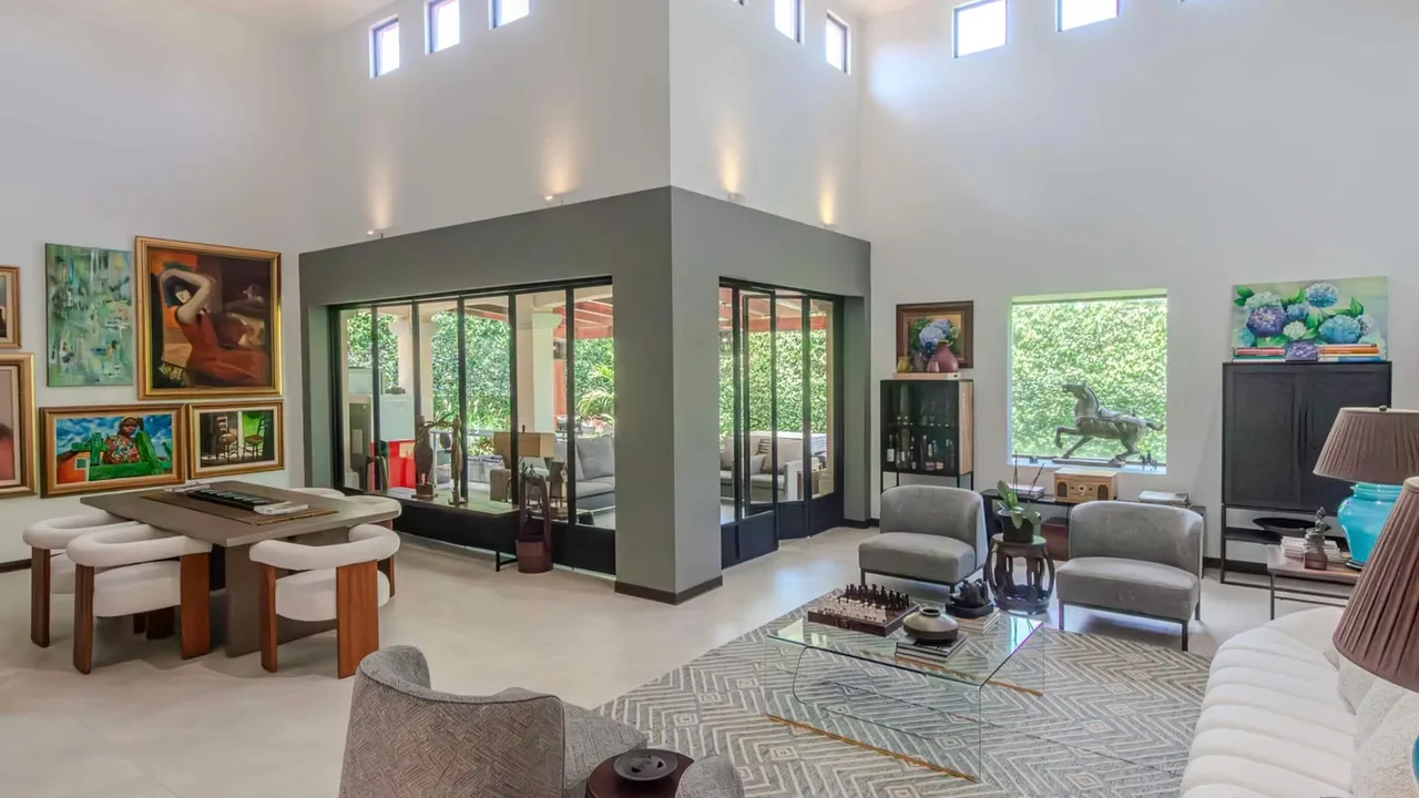 This single-level residence offers the pinnacle of luxury living in Escazú, one of Costa Rica's most coveted residential areas. Designed for ultimate comfort and privacy, this property ...