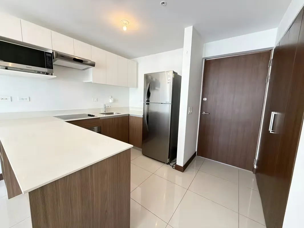 Se alquila en Nunciatura – Piso alto con vista y ubicación premium | Ideal para ejecutivos