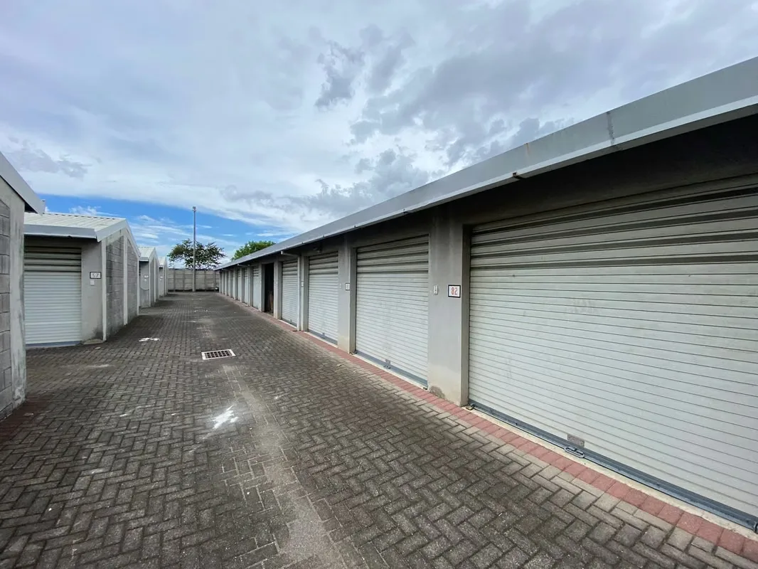 Warehouses with excellent locations offer the following features: