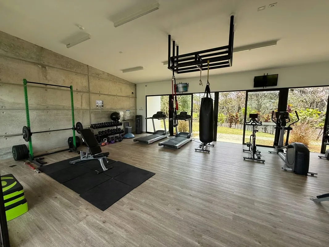 House 1 (250 sq m): Single-story house with fine finishes, spacious ... — photo 4