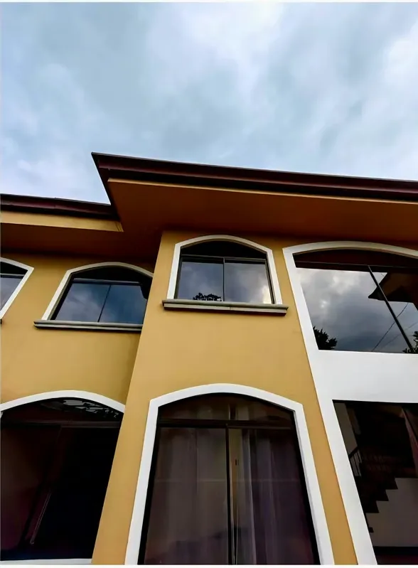 Venta de Casa en Condominio en Guayabos de Curridabat