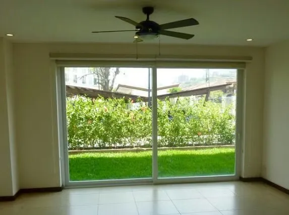 ALQUILER ESCAZU GUACHIPELIN  PENT HOUSE . Distrito 4 –