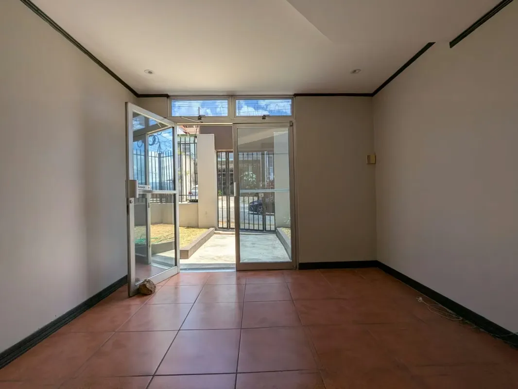 Office building for rent in San José