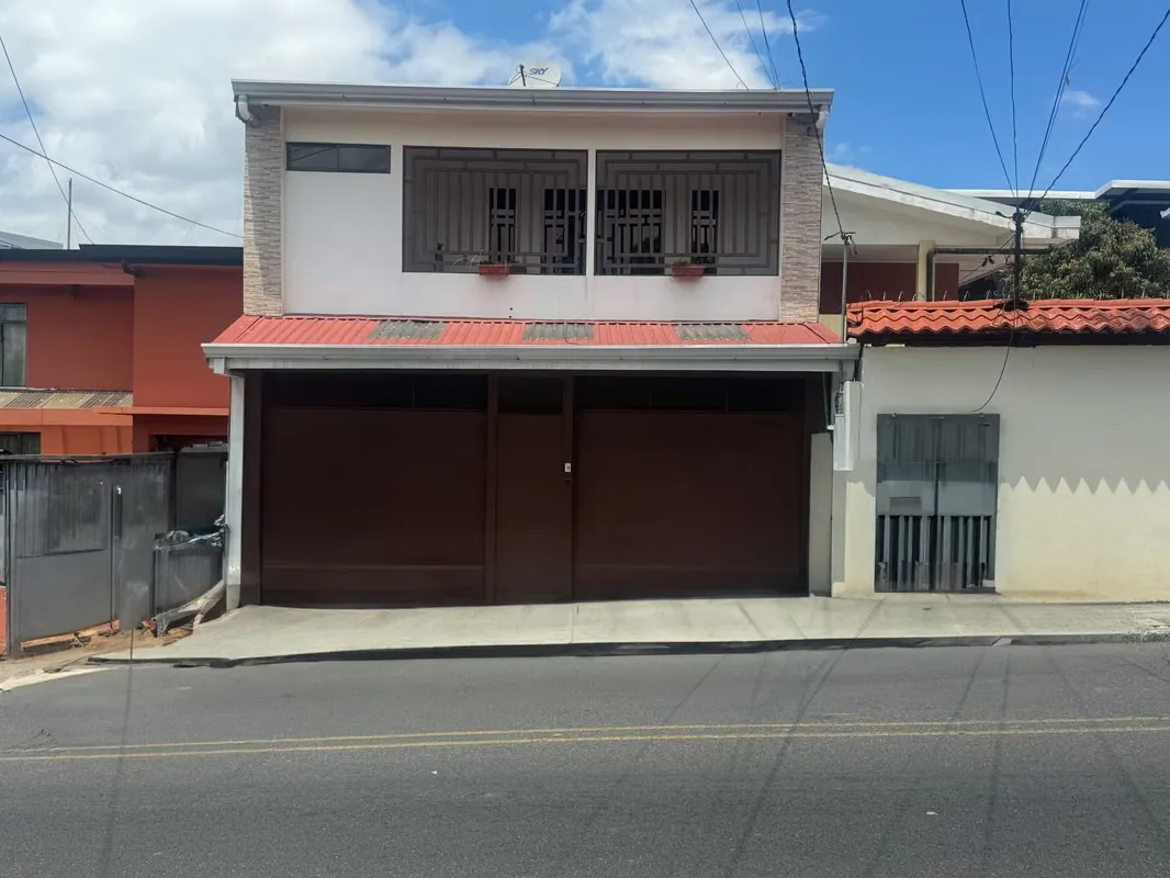 HOUSE FOR SALE, SOUTH SAVANNAH BY ROOM IV