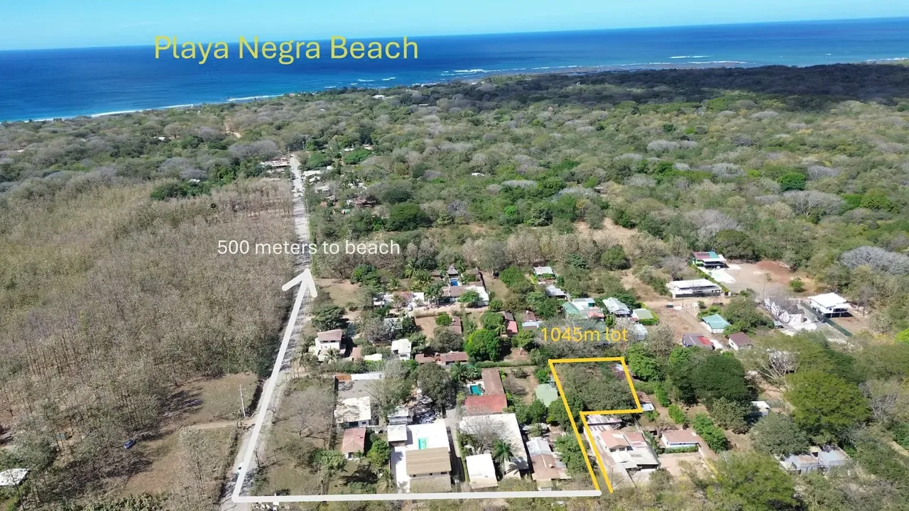1054m Lot For Sale in Playa Negra