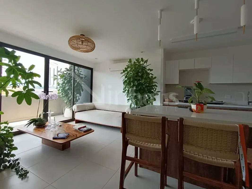 It has flex space for multiple use such as office, TV room or receiver. Half a bathroom for visitors.