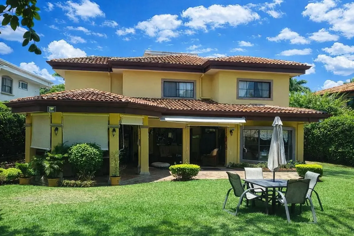 House for Sale in Valle del Sol, Santa Ana – Spacious Lot Ideal for Golf Lovers