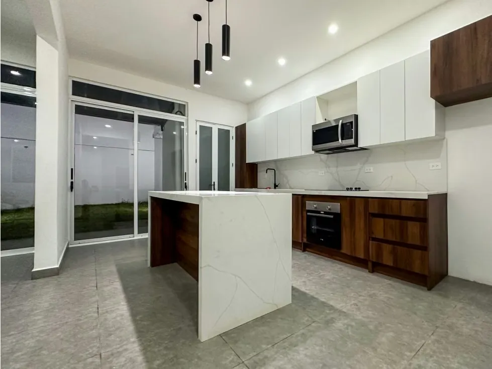 Casa en venta en Heredia, San Rafael, estilo contemporaneo 5PCU9879566