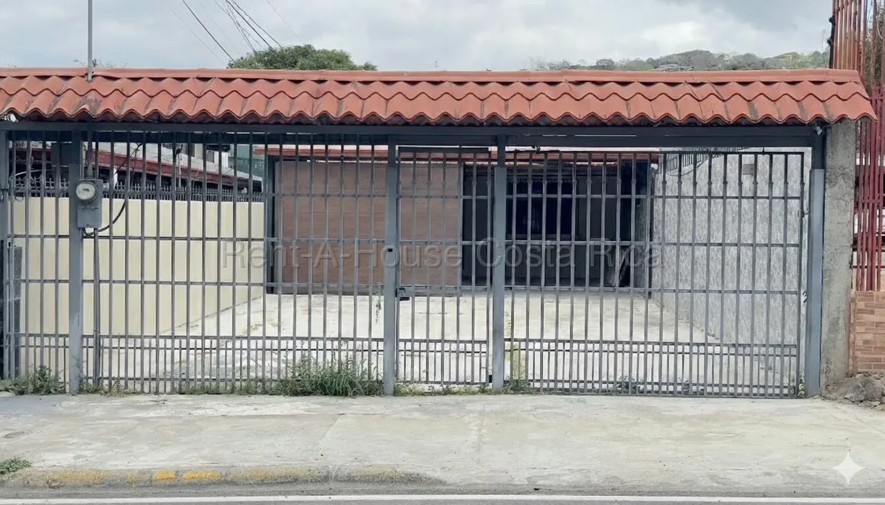 House for Sale – Santa Ana | Mixed-Use | Investment Opportunity | High Appreciation