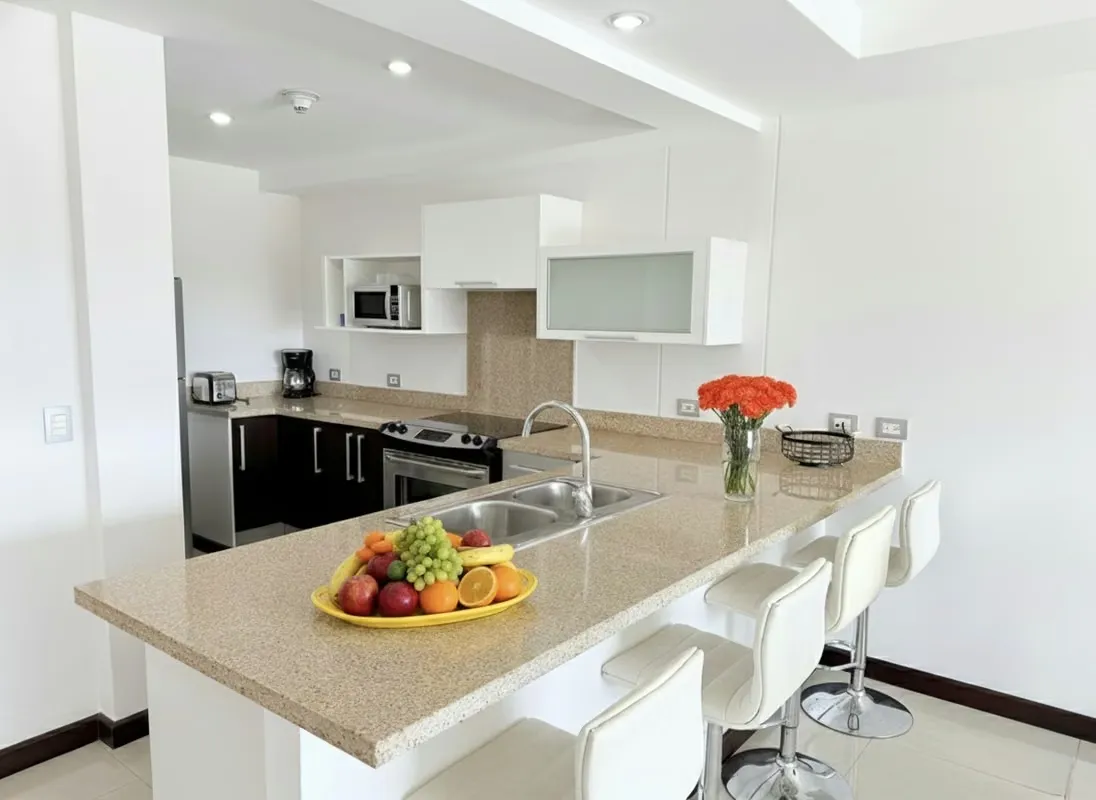 Alquiler de apartamento amueblado en Sabana Sur