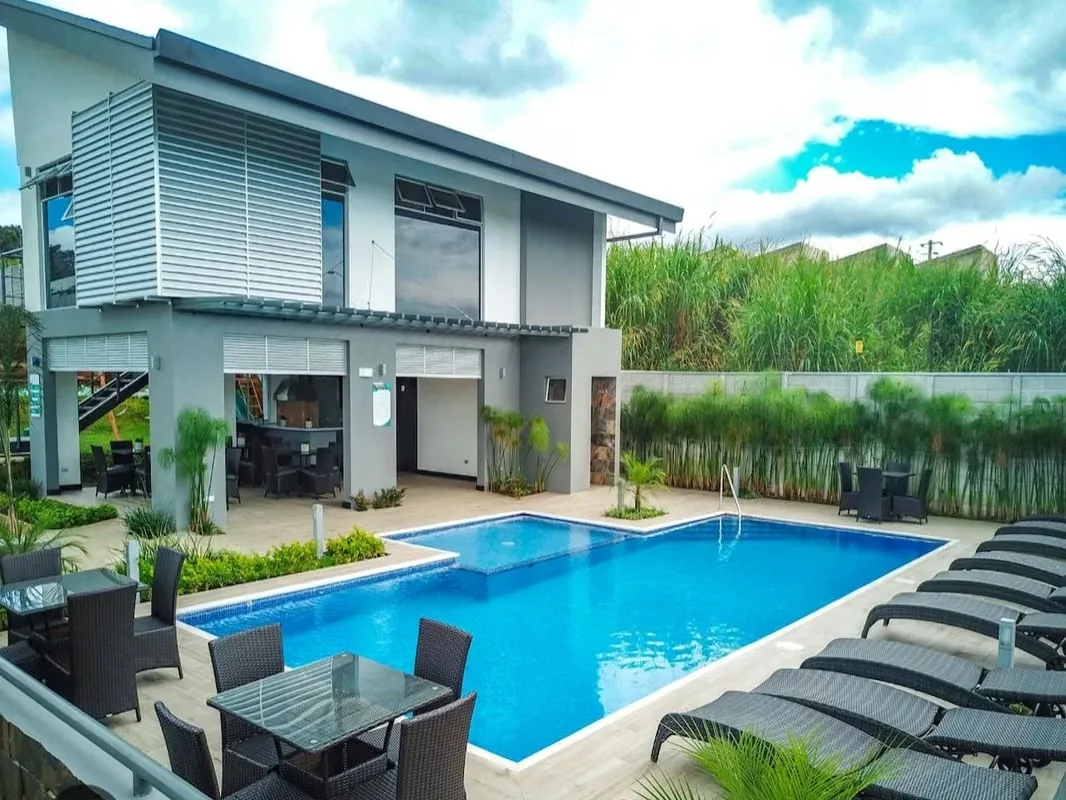 VENTA DE CASA EN CONDOMINIO ACACIA - ALAJUELA