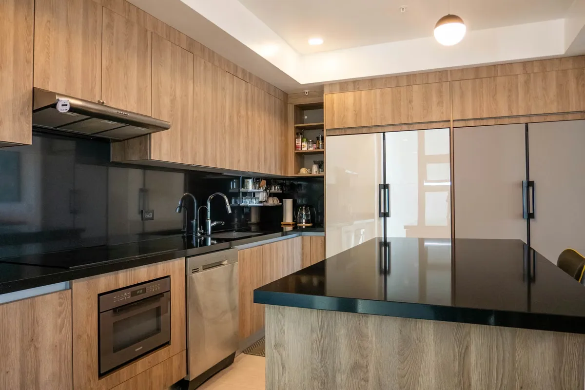 ¡Venta de propiedad excepcional en una de las zonas más cotizadas de San José! Este hermoso apartamento en una cómoda planta ofrece una distribución interna ideal pensada para la ... — photo 3