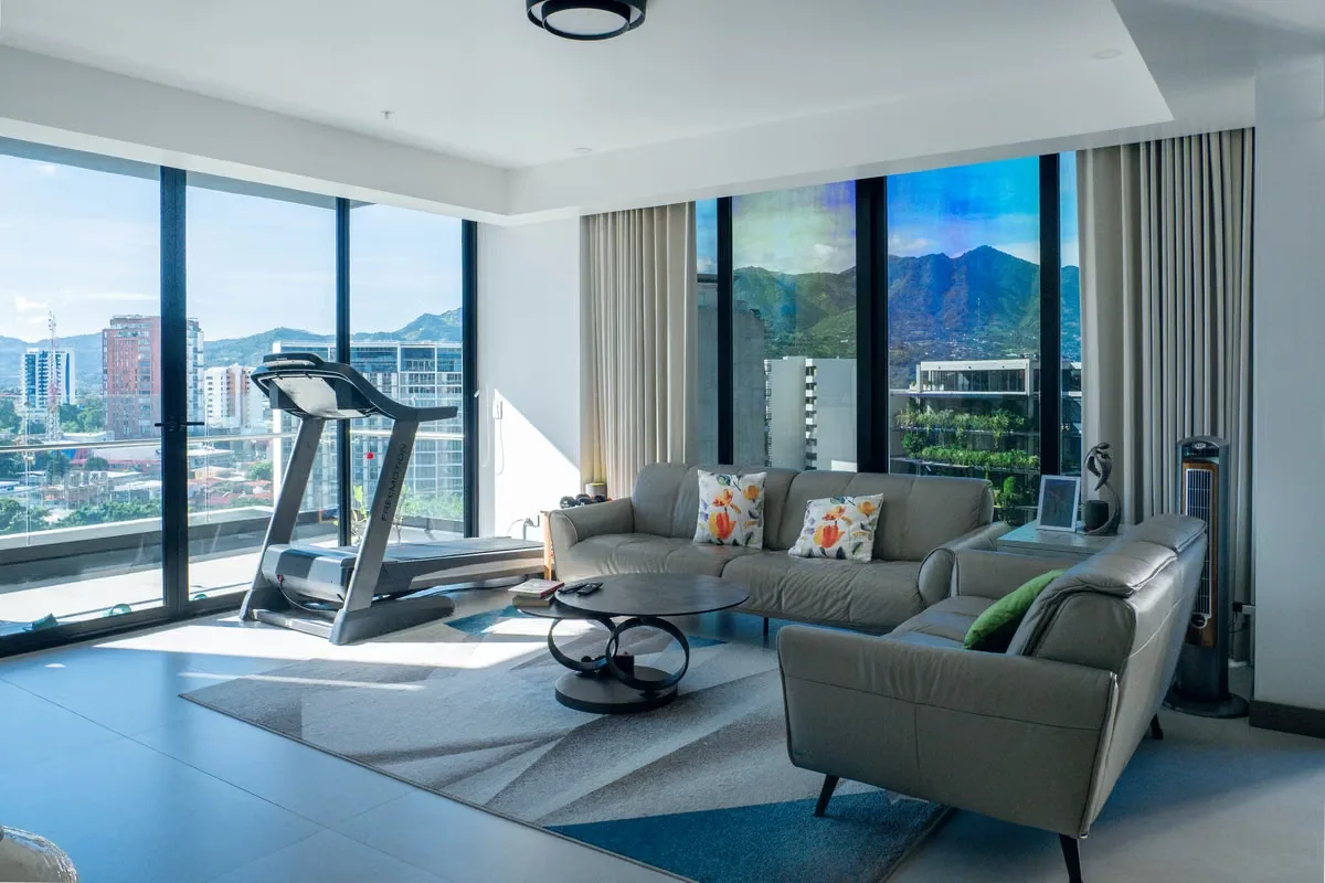¡Venta de propiedad excepcional en una de las zonas más cotizadas de San José! Este hermoso apartamento en una cómoda planta ofrece una distribución interna ideal pensada para la ... — photo 5